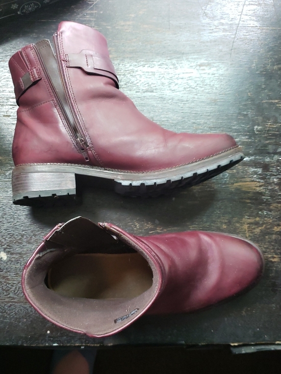 Clarks Shoes - Clarks Burgundy Leather Ankle Boot Size 9.5 W